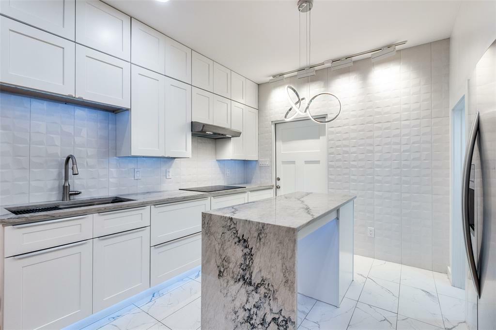 Property Photo: 14400 Montfort Drive 1602 TX 75254
