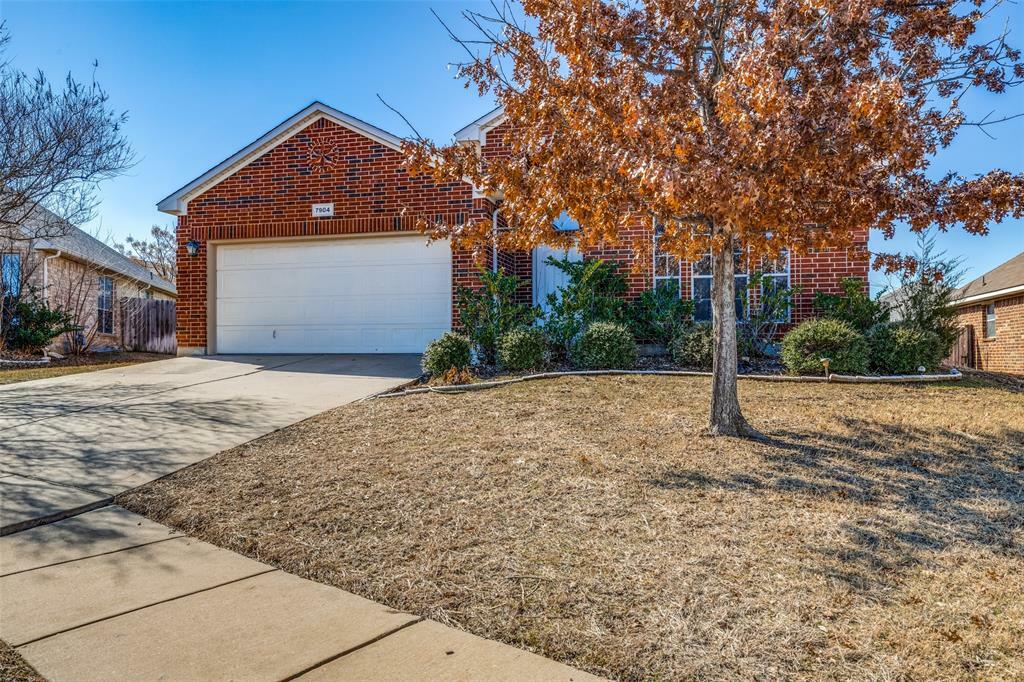 Property Photo:  7904 Roswell Court  TX 76002 