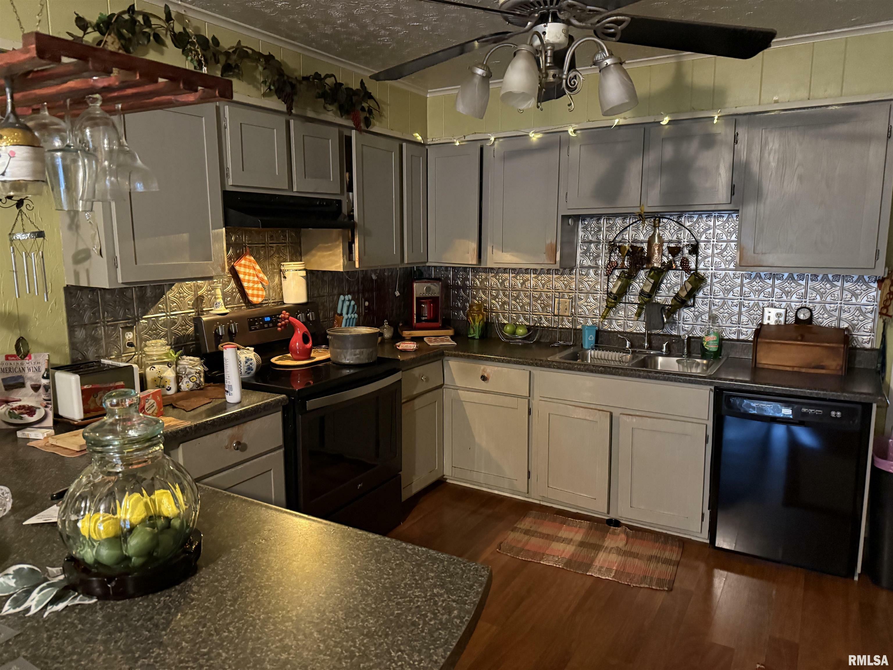 Property Photo:  604 Timothy Lane  IL 62918 