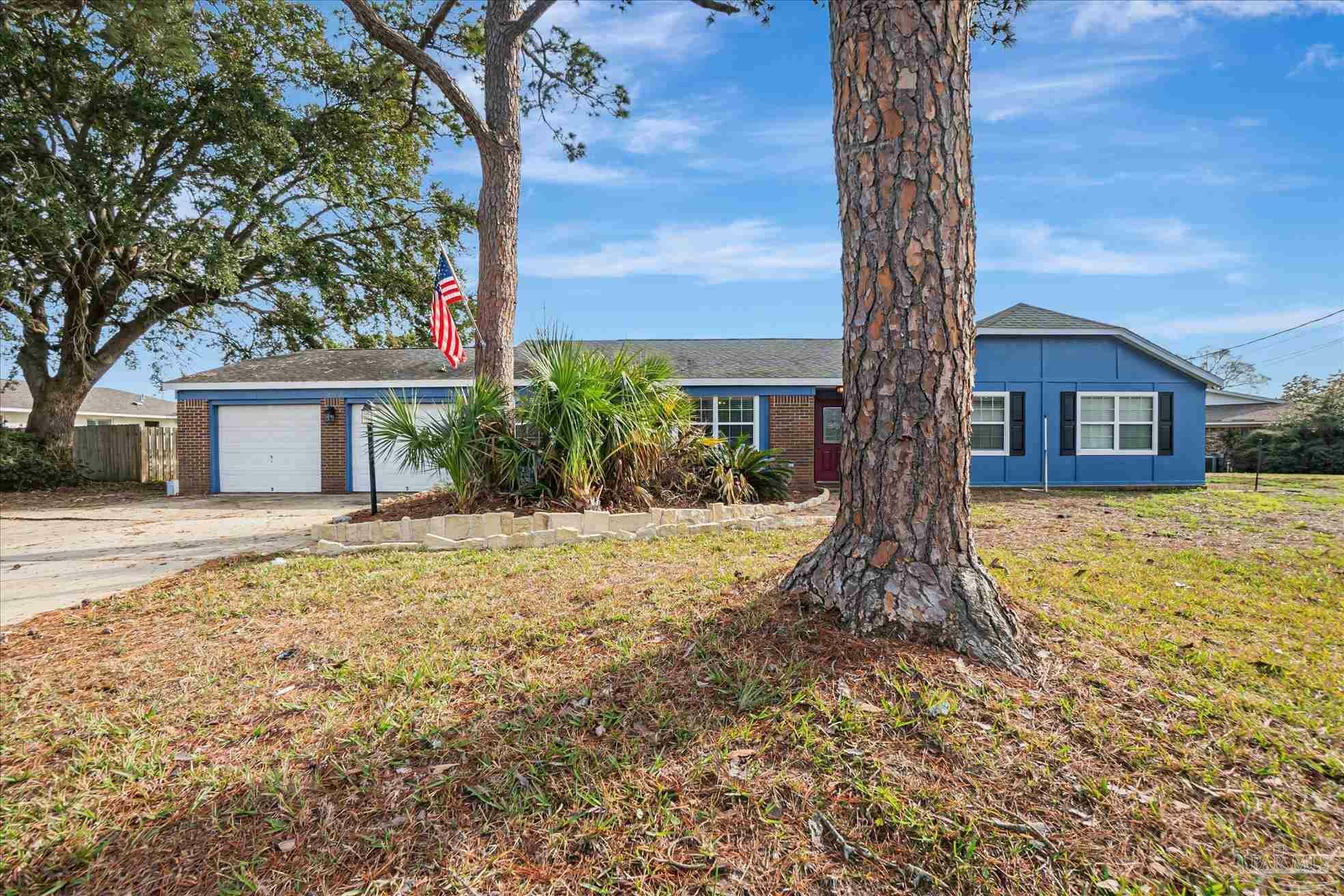 Property Photo:  2653 Venetian Way  FL 32563 