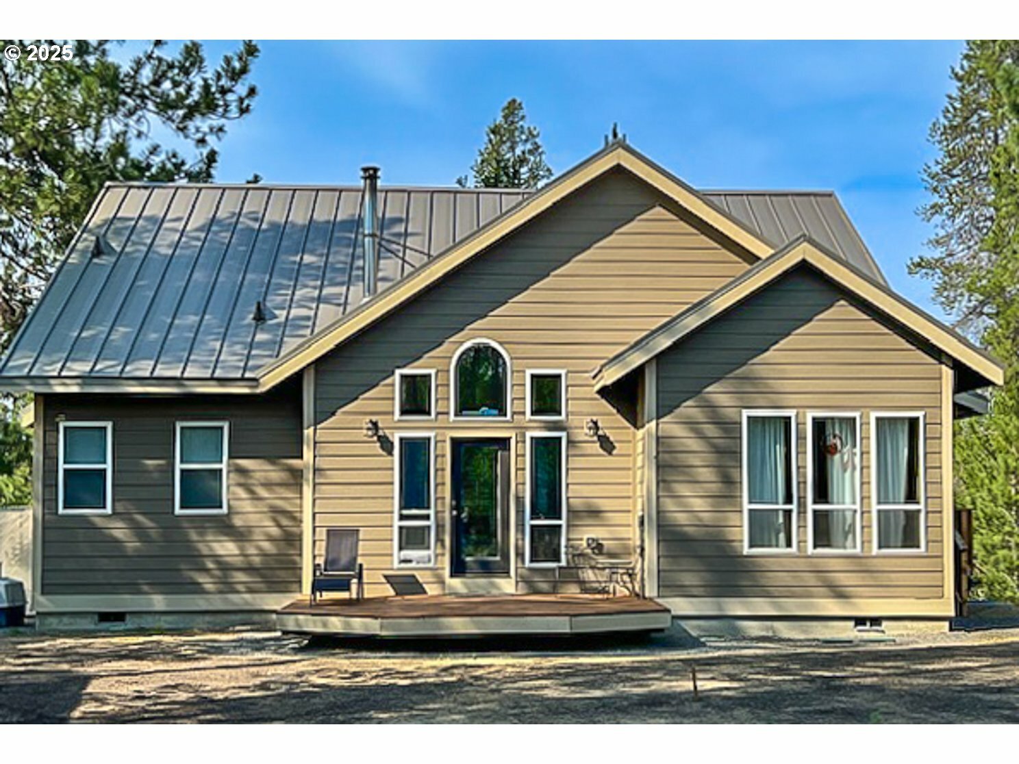 Property Photo: 15174 Yellow Pine Loop SE OR 97707