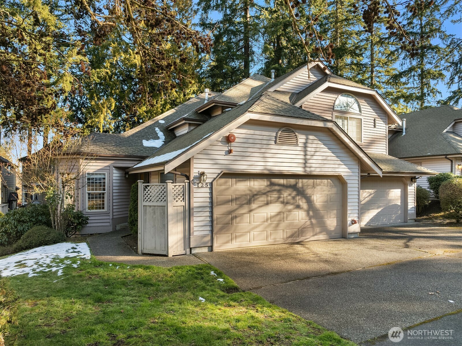 Property Photo:  6910  Old Redmond Road I-125  WA 98052 