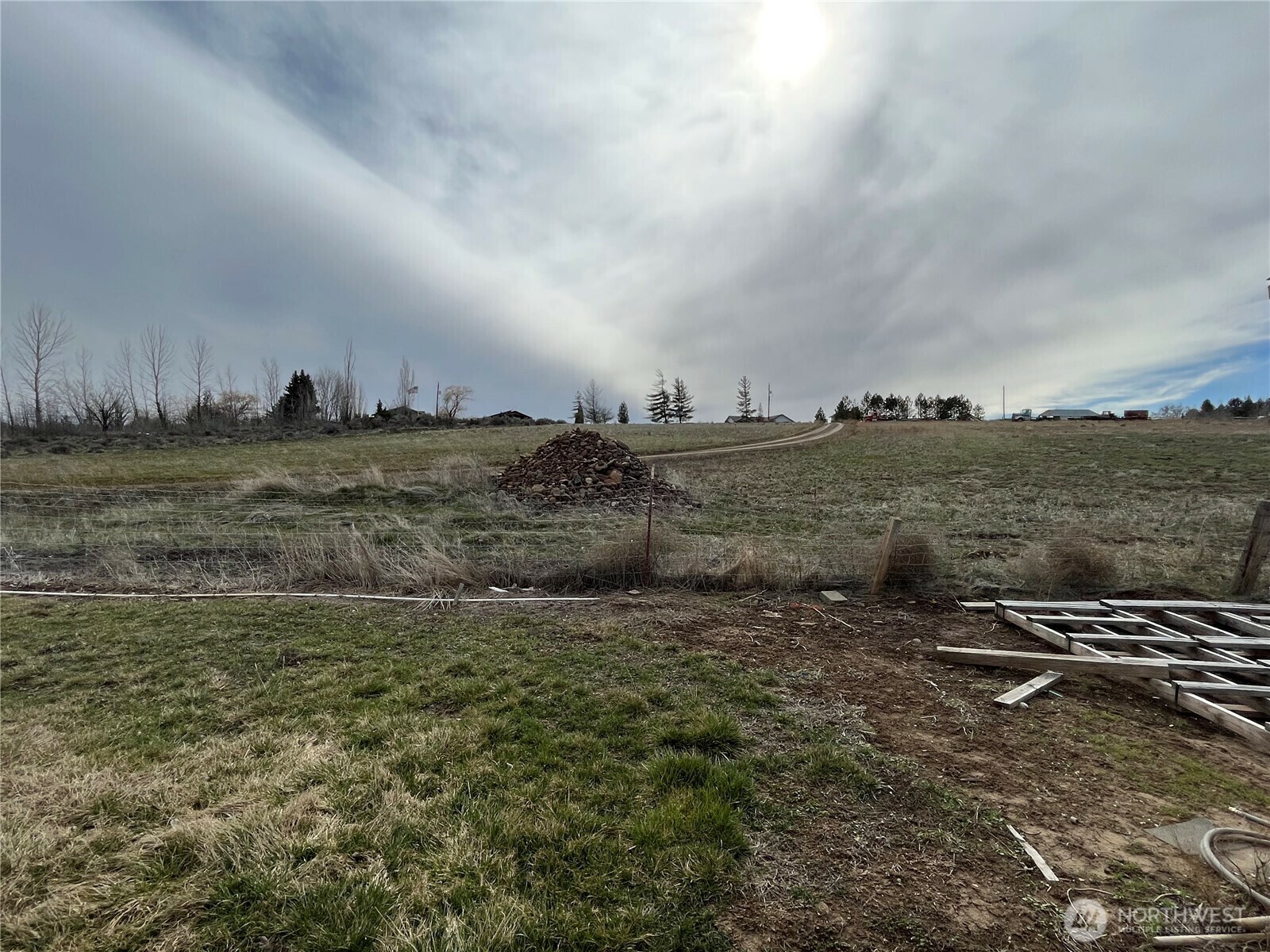 Property Photo: 510 W Canyon Road WA 98908
