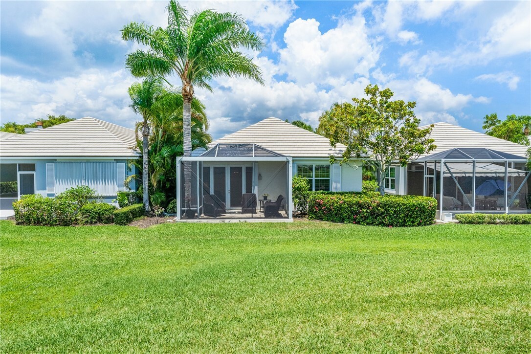 Property Photo: 1135 Saint Georges Lane FL 32967