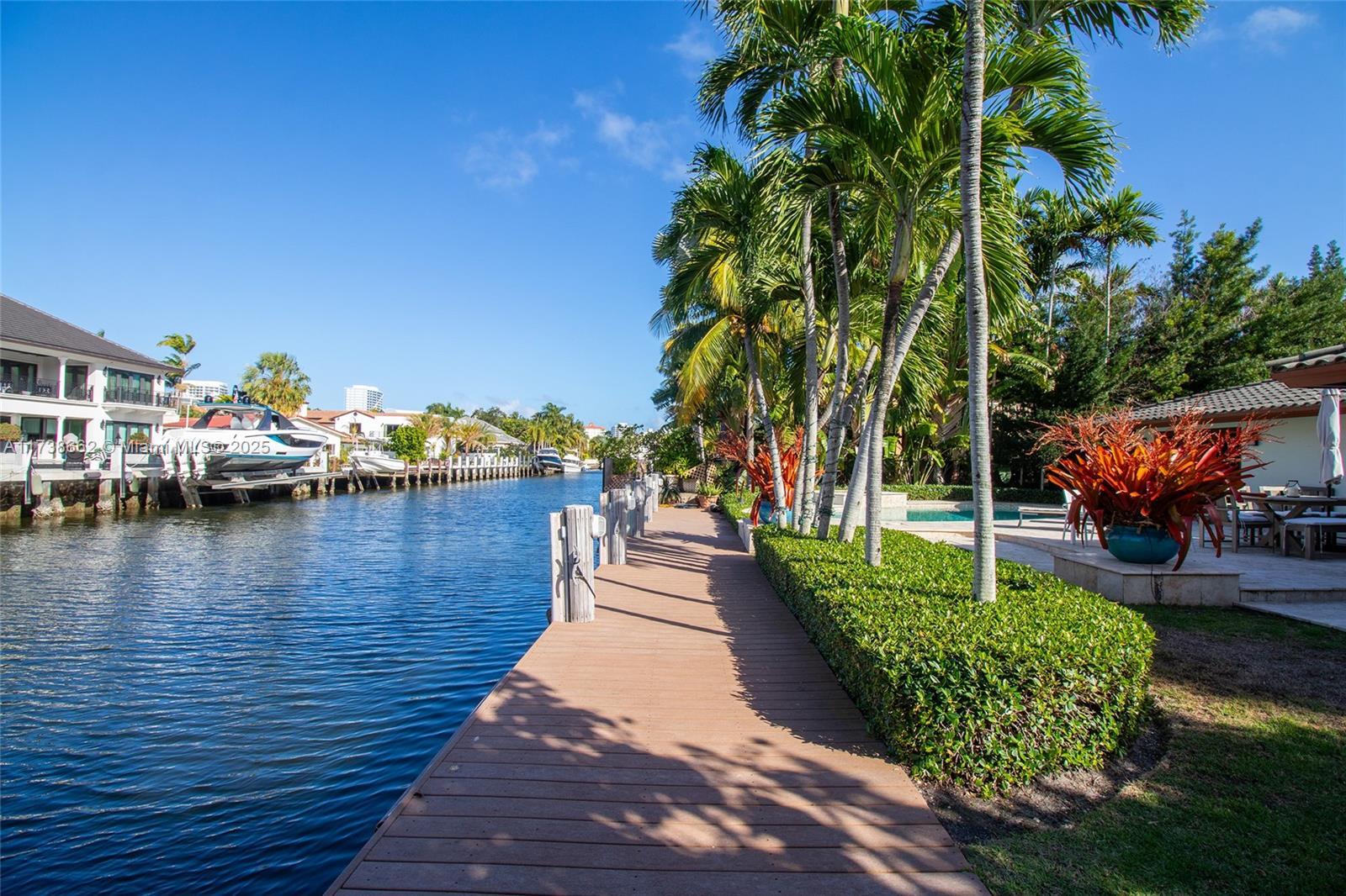 Property Photo: 2425 Barcelona Dr FL 33301