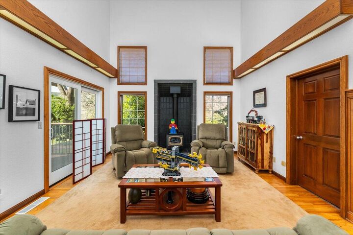 Property Photo: 8826 Heritage Court CA 96001