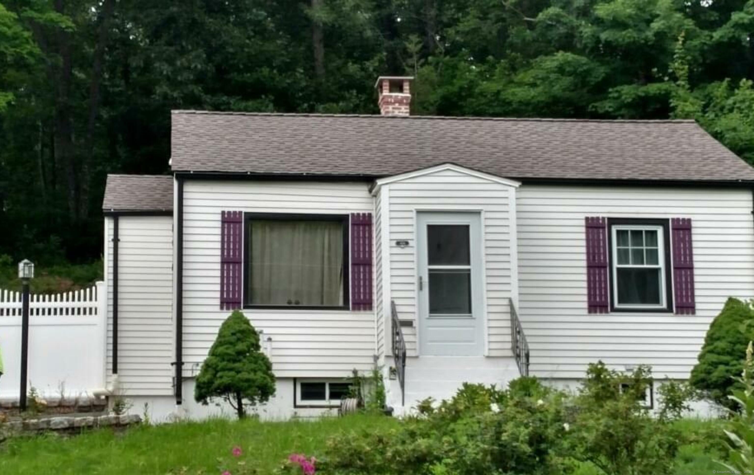 Property Photo:  484 Country Club Road  CT 06708 