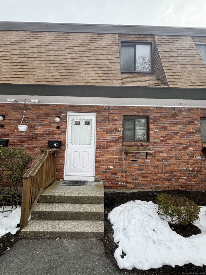 11 King Arthur Drive 7H  East Lyme CT 06357 photo