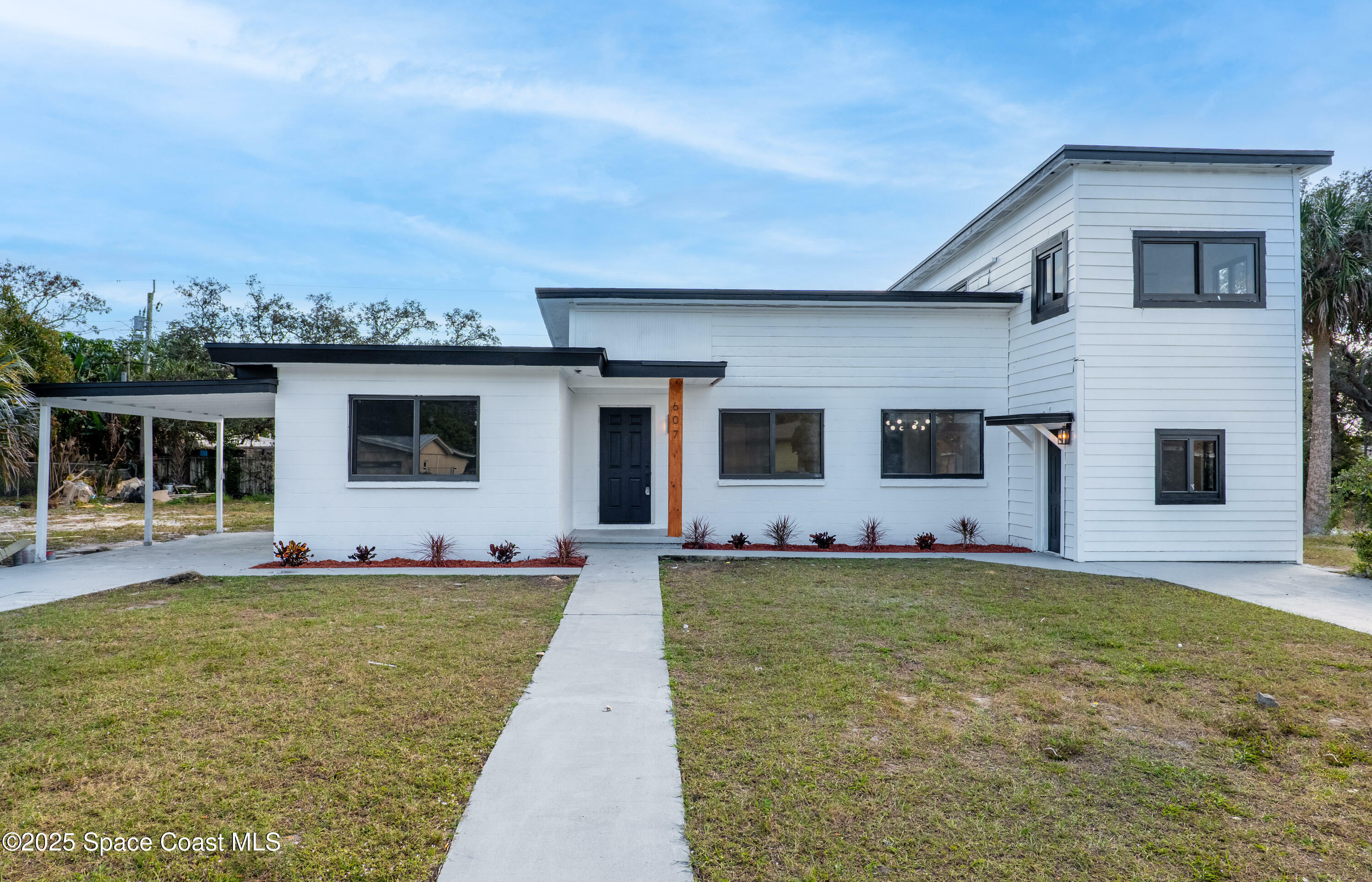 Property Photo:  607 Roberts Street  FL 32901 
