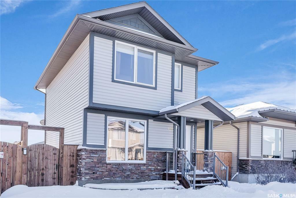 Property Photo:  920 Glenview Cove  SK S0K 0A2 