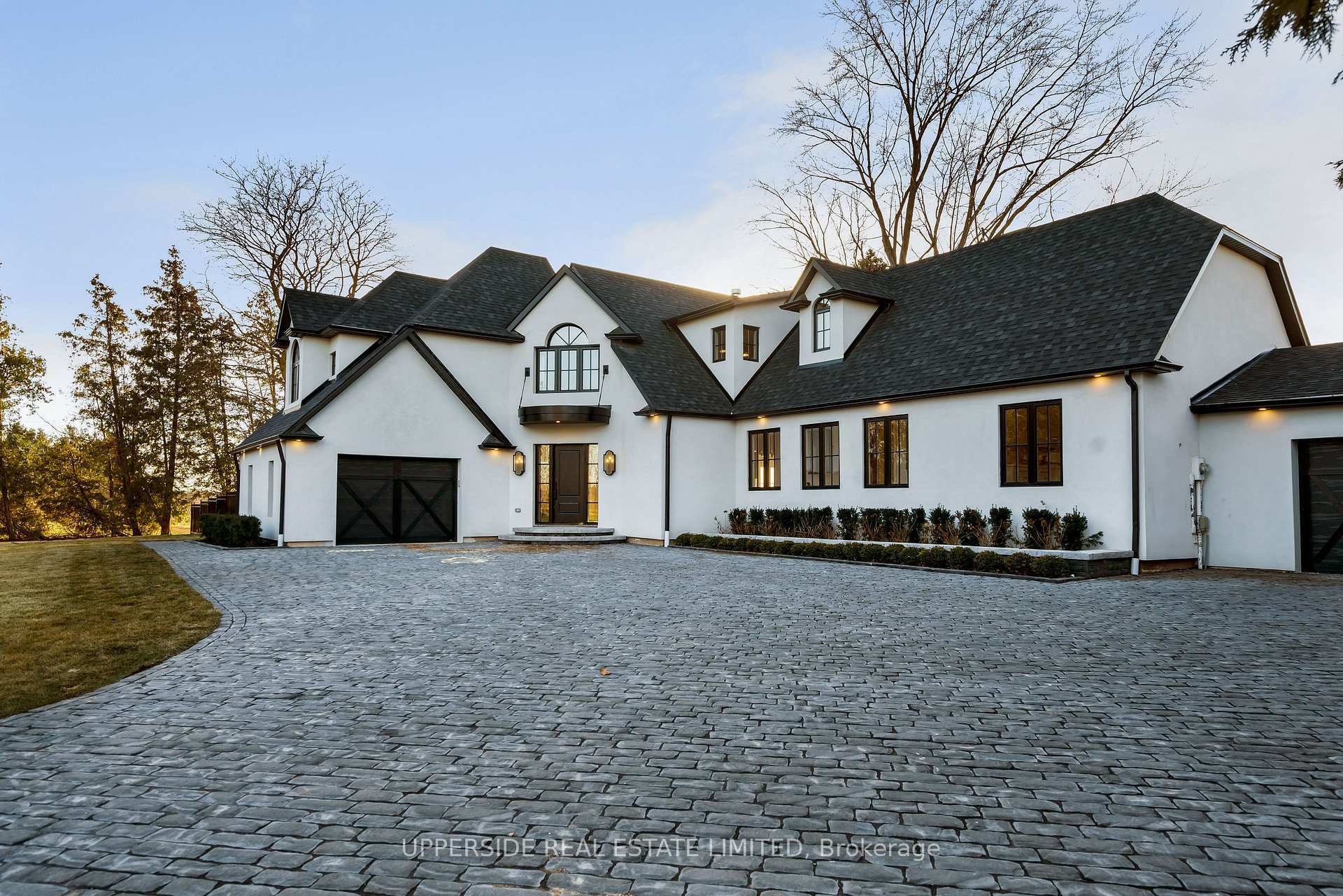 Photo de la propriété: 15886 Niagara River Parkway ON L0S 1J0