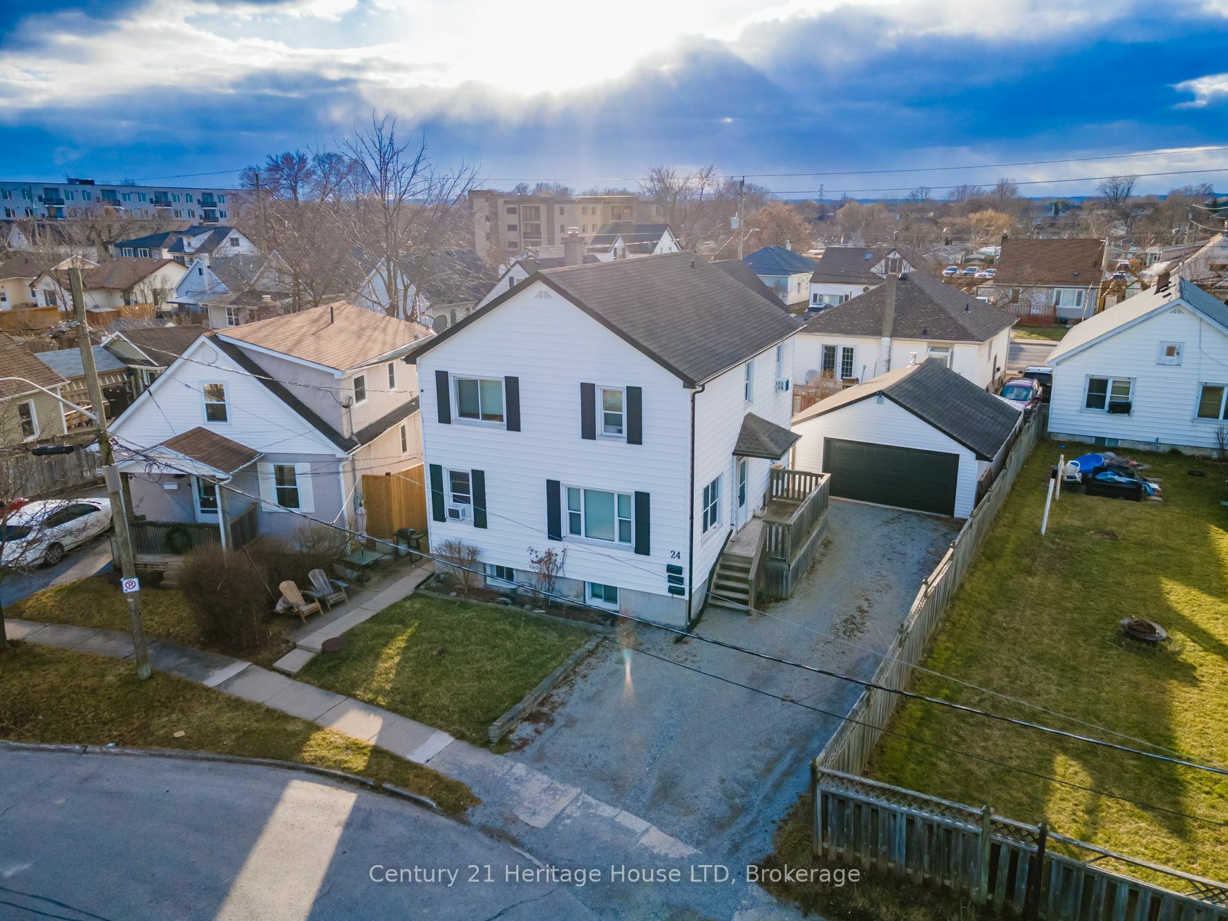 24 Union Street  St. Catharines ON L2S 2R2 photo