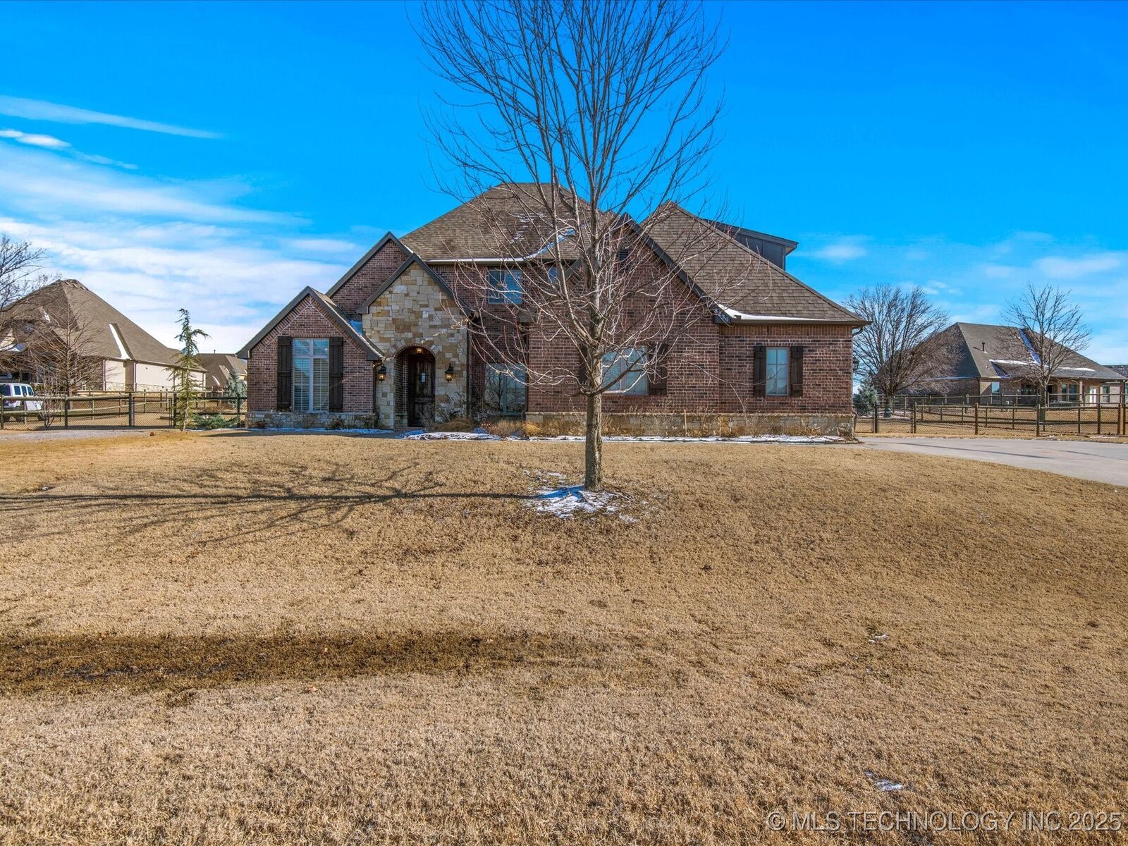 Property Photo:  8239 N 69th Avenue  OK 74055 