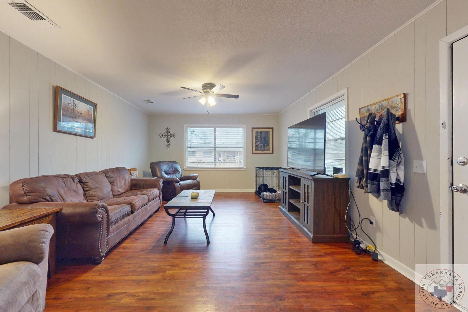 Property Photo:  503 Rackley St  TX 75570 