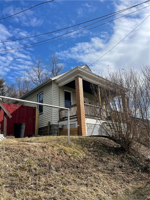 Property Photo:  2712 Glen Mawr St  PA 15204 