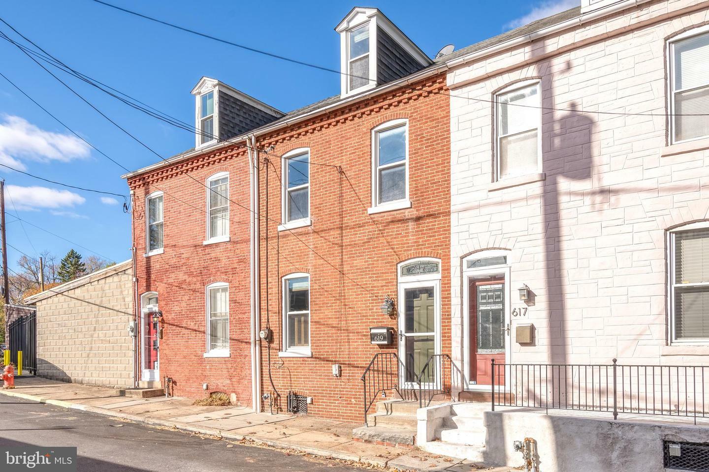 Property Photo:  619 W Marion Street  PA 17603 