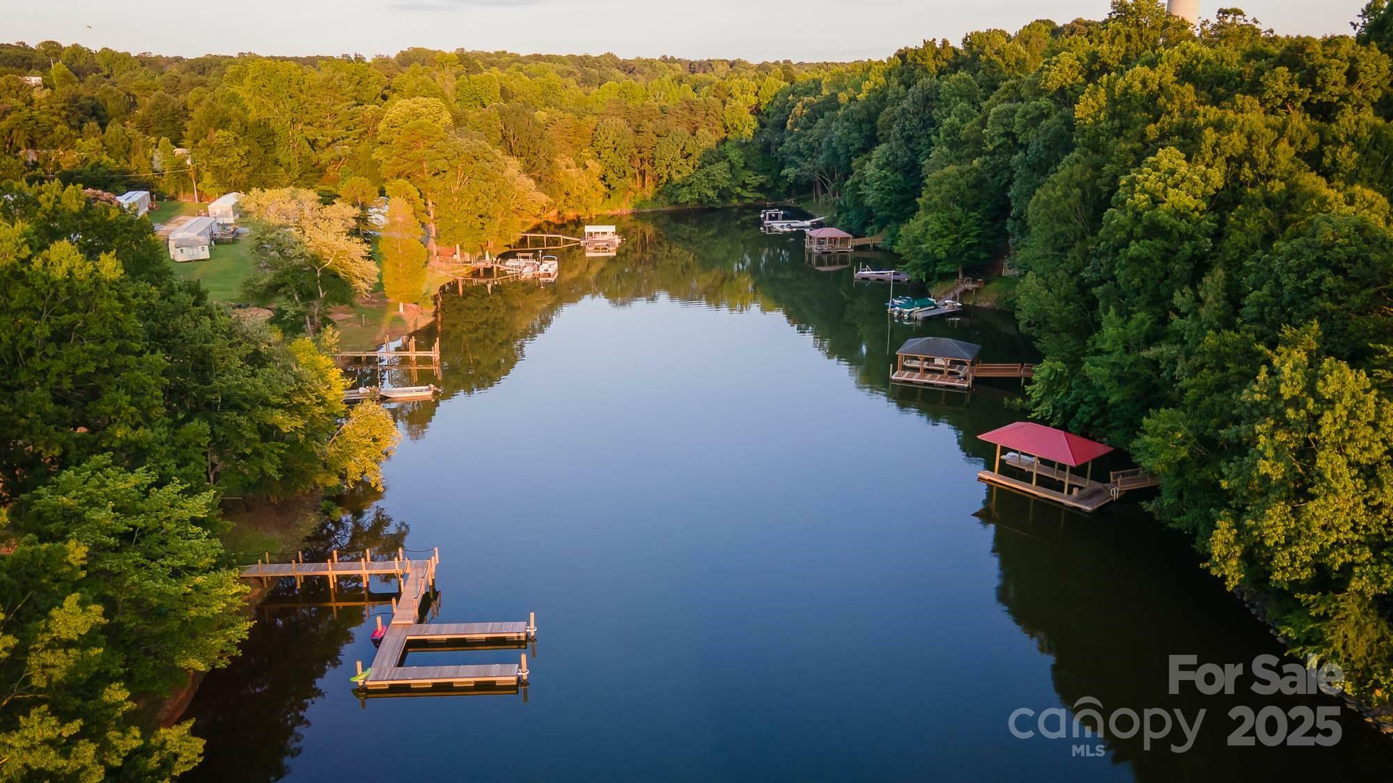 Property Photo: 324 Bridgewater Lane NC 28117