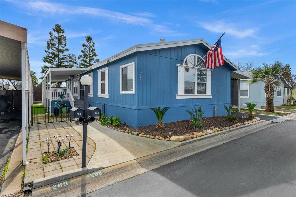 Property Photo:  2706 W Ashlan Avenue 268  CA 93705 