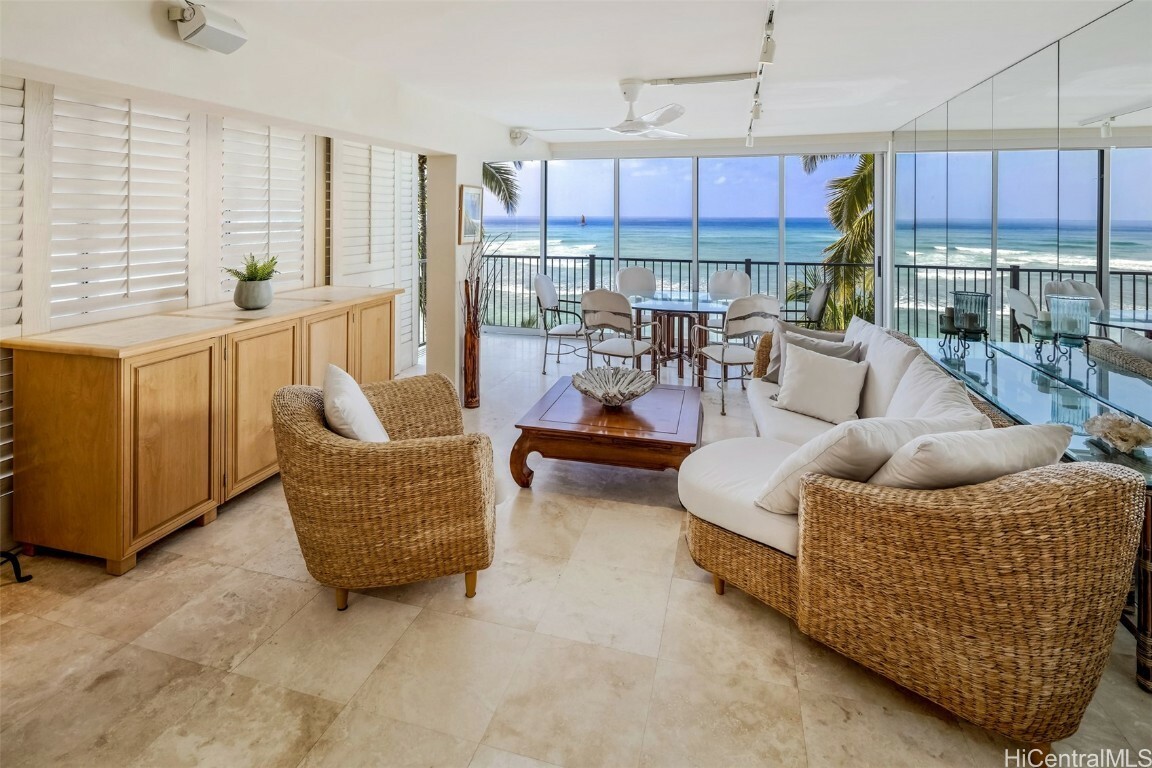 Property Photo:  3015 Kalakaua Avenue 601  HI 96815 