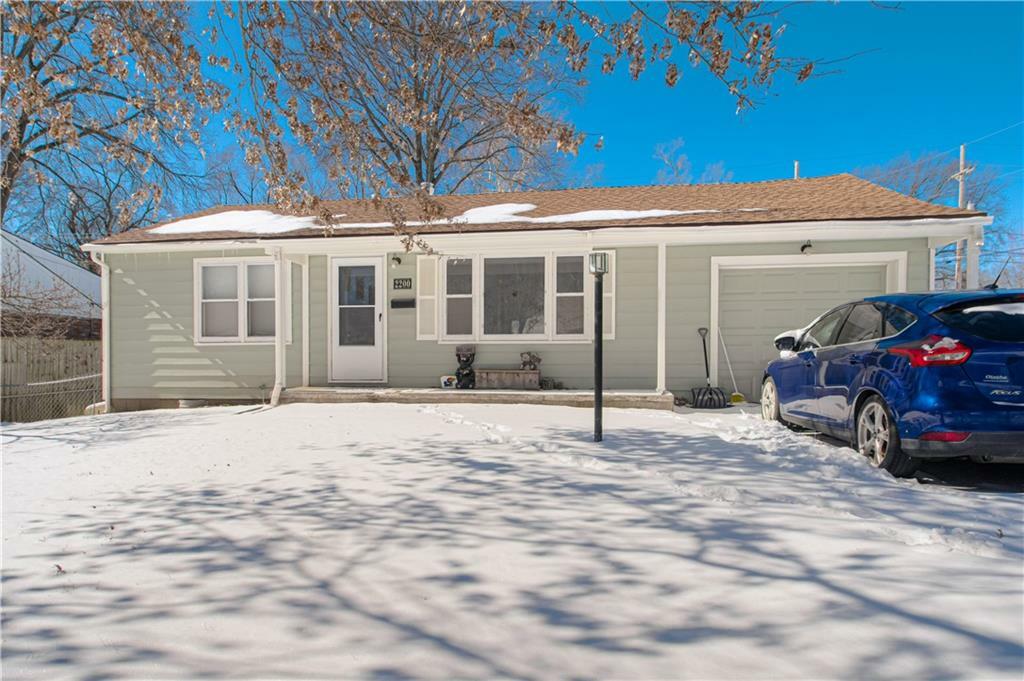 Property Photo:  2200 S 47th Street  KS 66106 