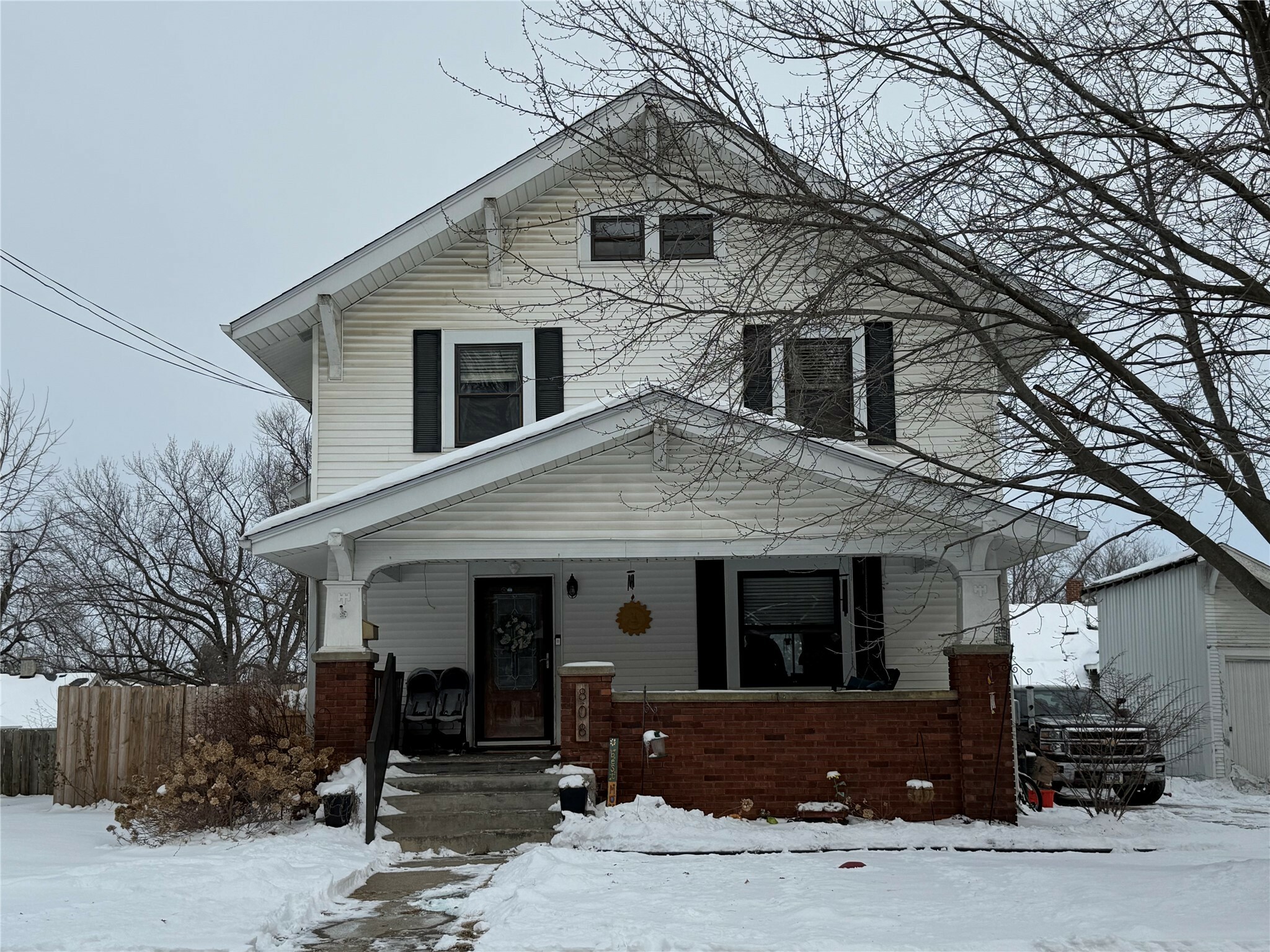 Property Photo:  808 S 5th Avenue W  IA 50208 