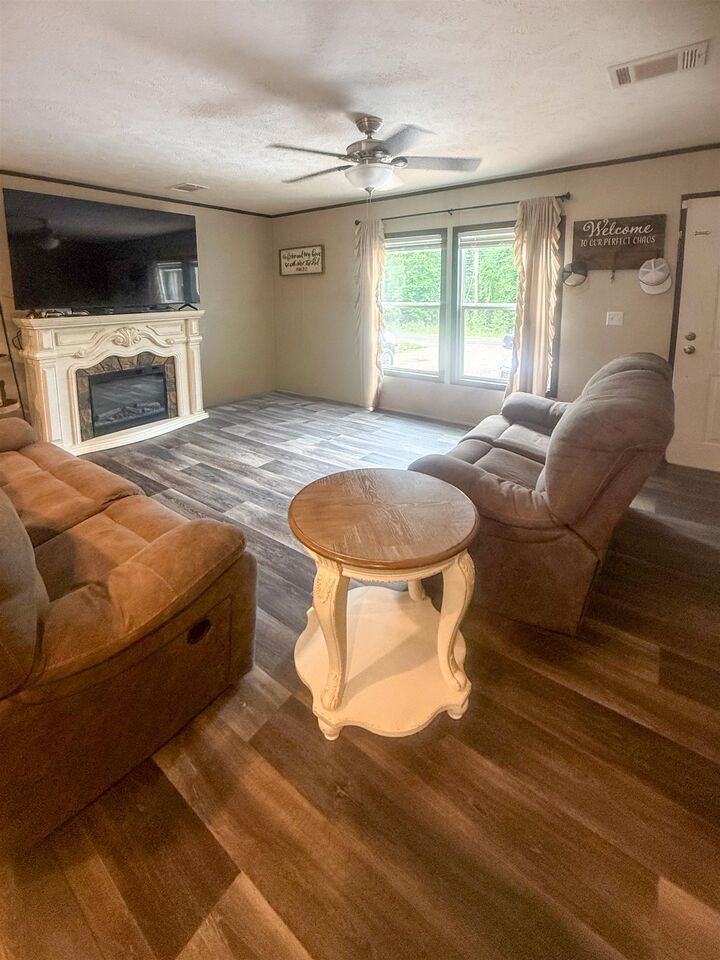 Property Photo:  154 Janis Dr  TX 75757 