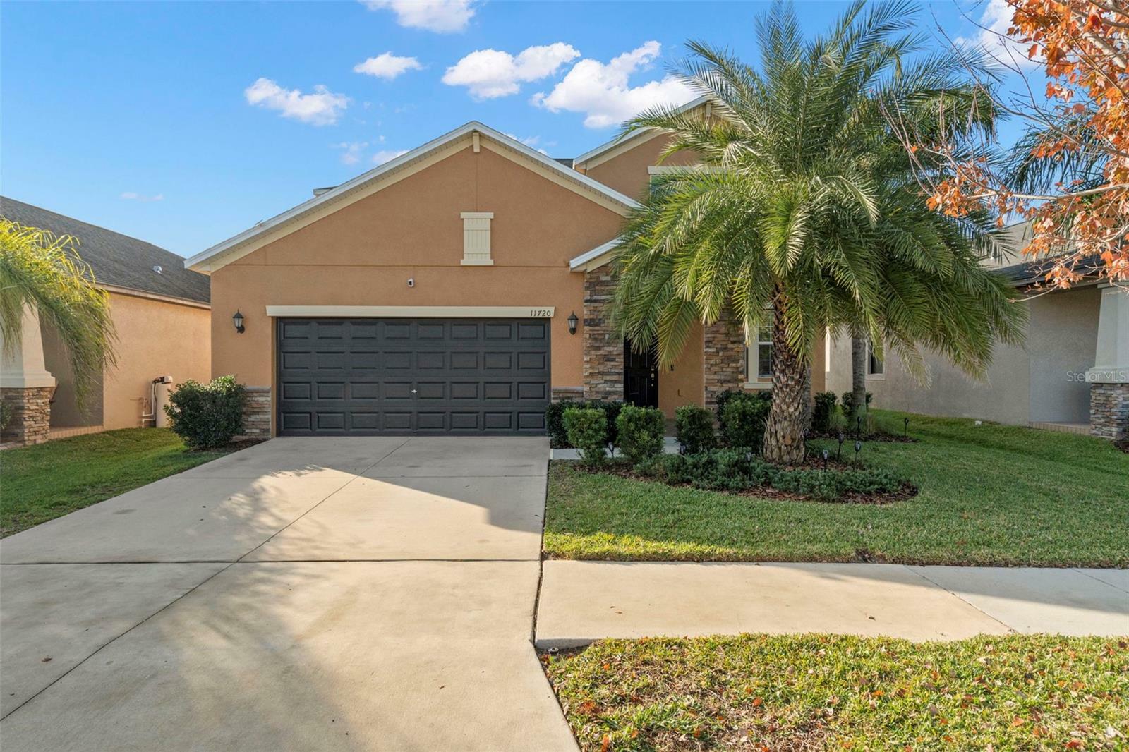 Property Photo:  11720 Winterset Cove Drive  FL 33579 