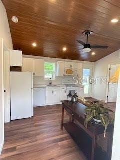 Property Photo: 630 3rd Street Street FL 32765
