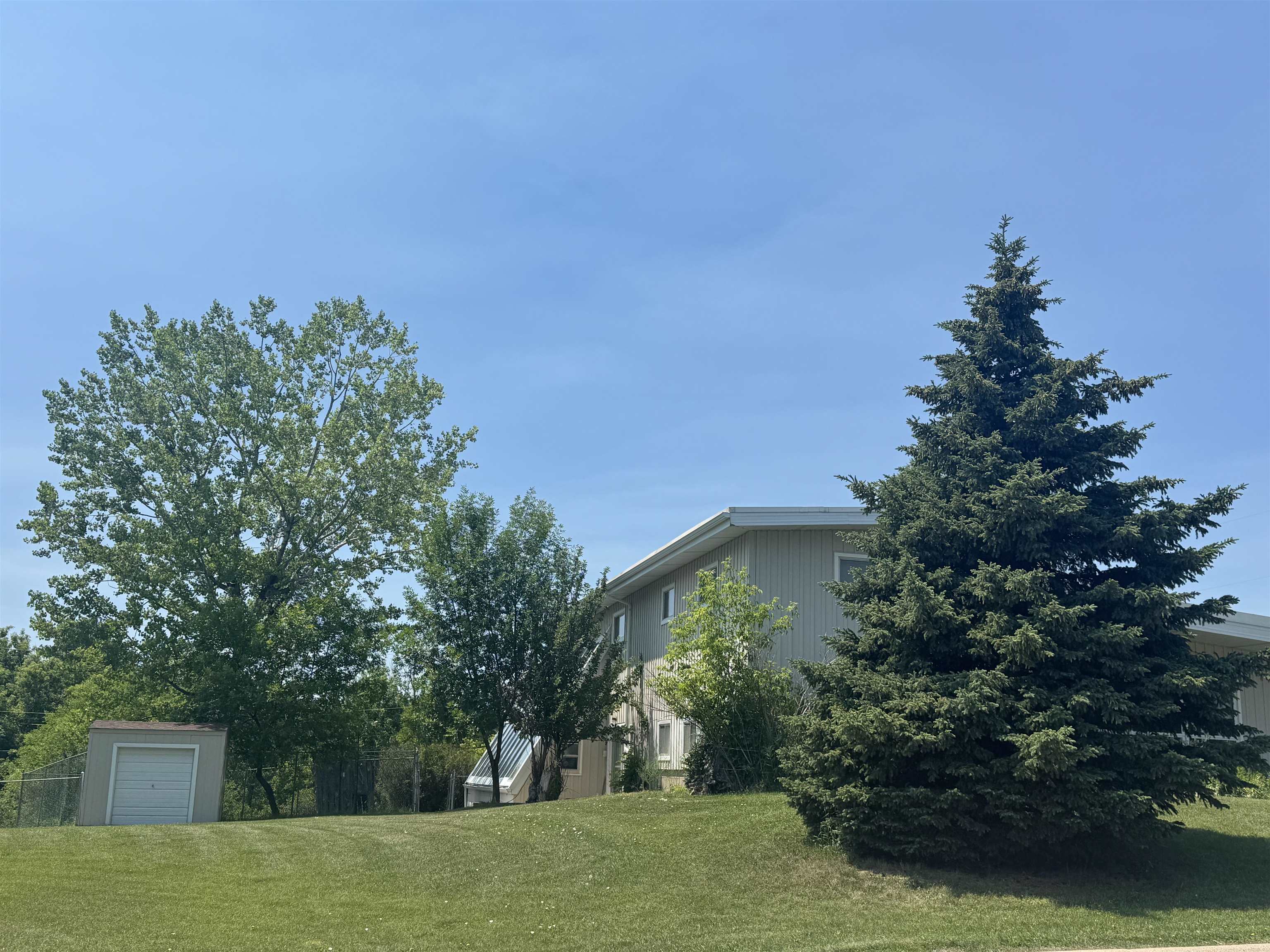Property Photo: 1325 Nellie Street SD 57785
