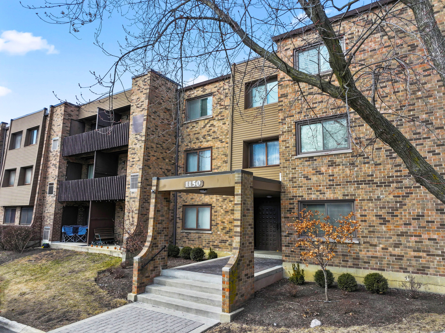 Property Photo: 1150 E Randville Drive 2G IL 60074