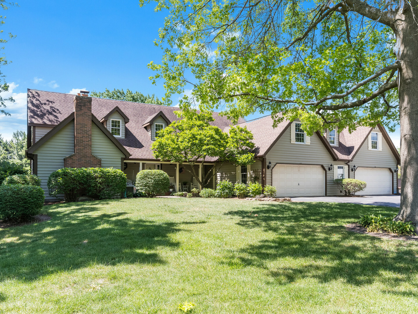 Property Photo: 37W751 Orchard Lane IL 60124