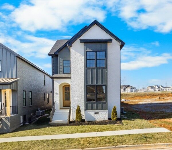 Property Photo: 250 Franklin St TN 37146