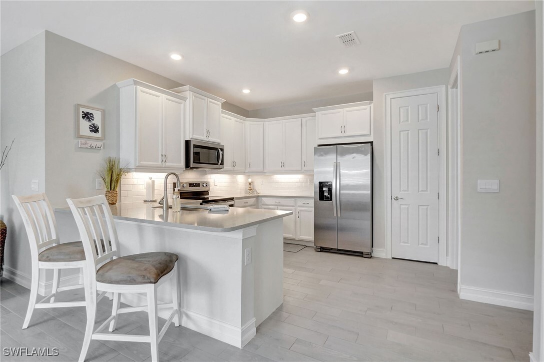 Property Photo: 1037 Tranquil Brook Drive FL 34114