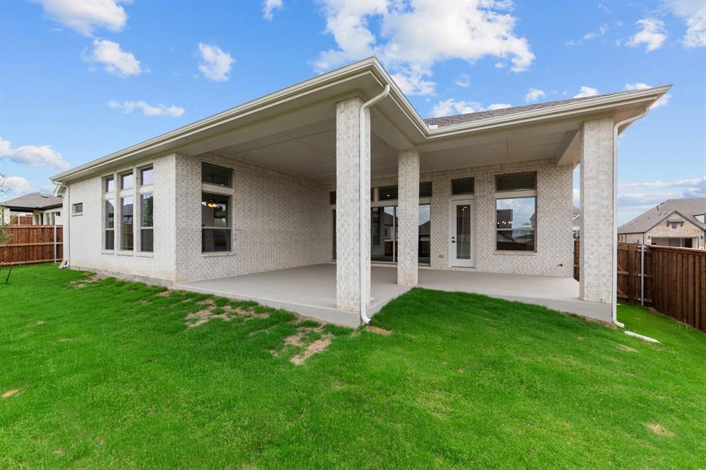 Property Photo:  604 Derby Drive  TX 76063 