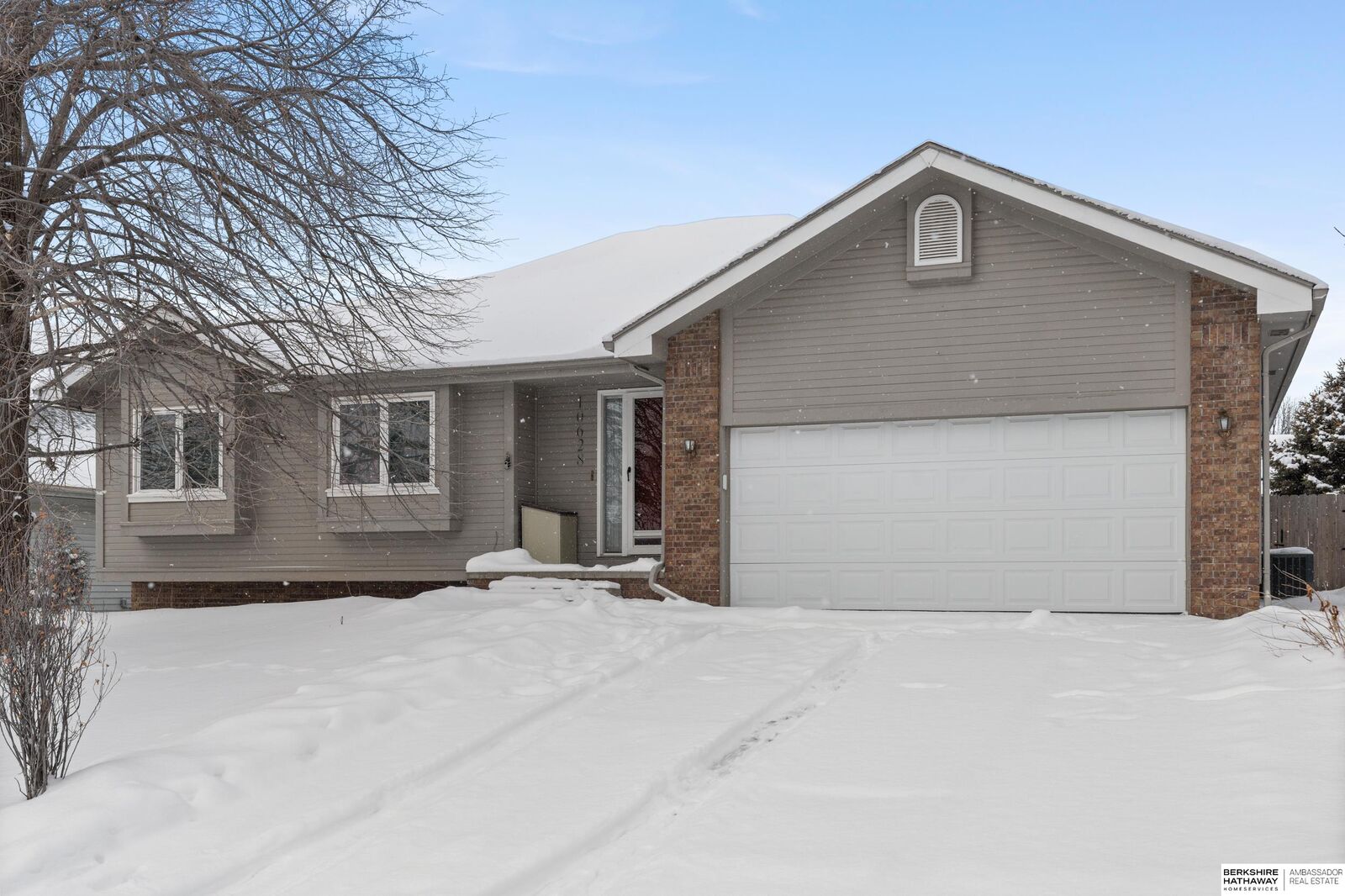 Property Photo:  10628 Nebraska Avenue  NE 68134 