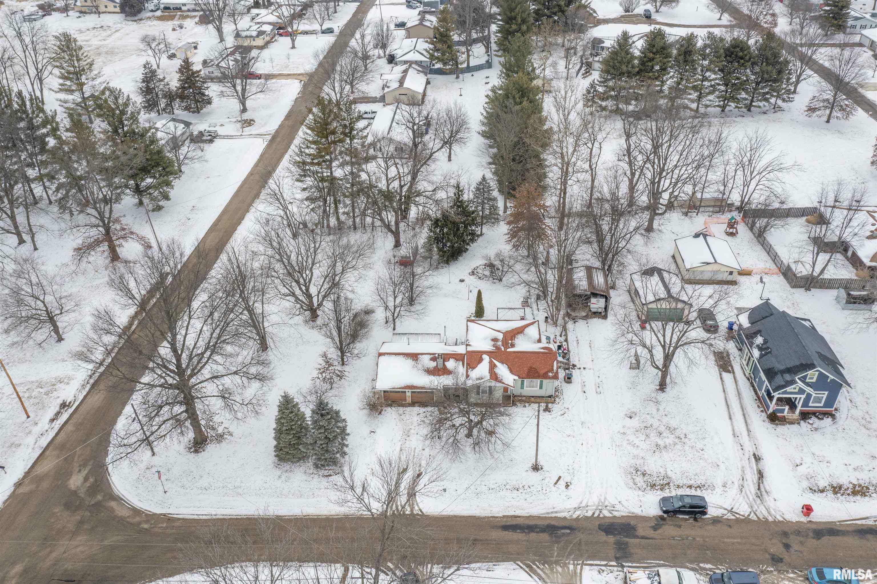 Property Photo:  405 E Cypress Street  IL 61529 