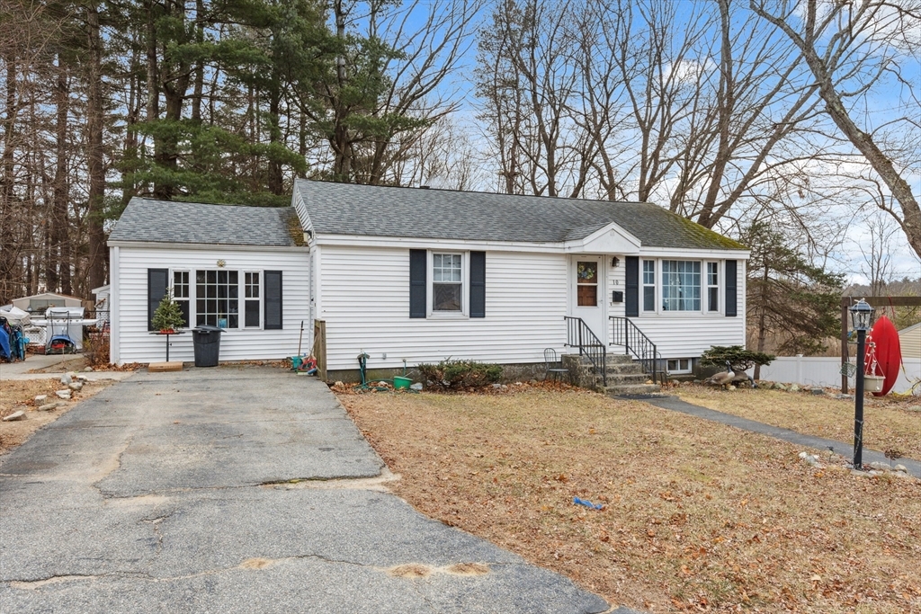 Property Photo:  10 Hinckley Rd  MA 01876 