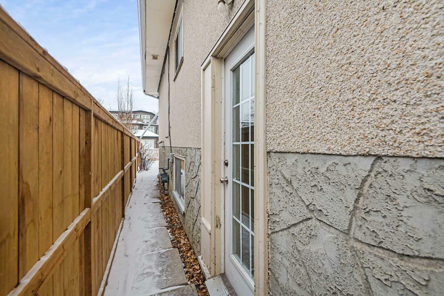 Photo de la propriété:  254 23 Avenue NE  AB T2E 1V7 