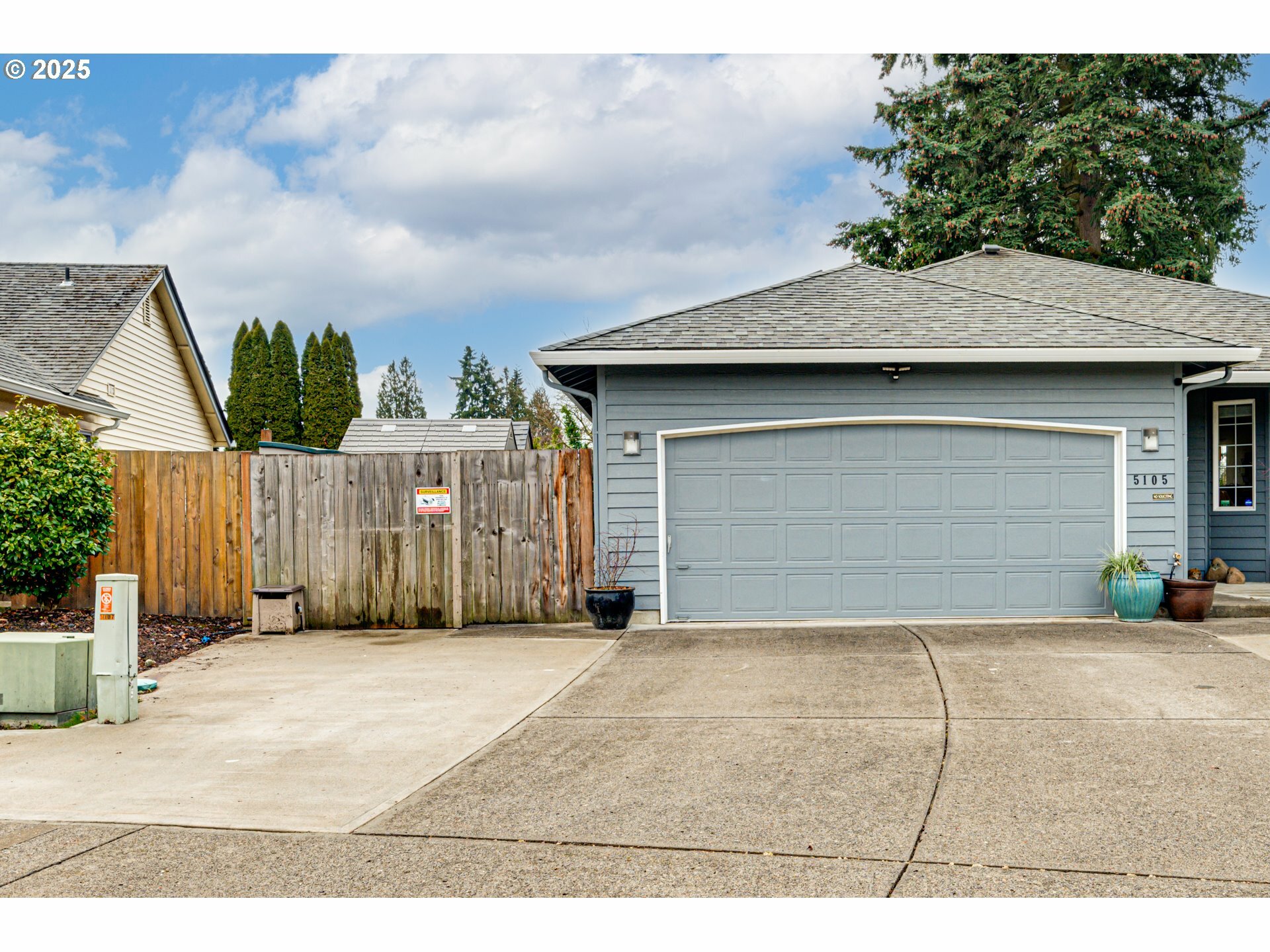 Property Photo:  5105 NE Issler St  WA 98661 