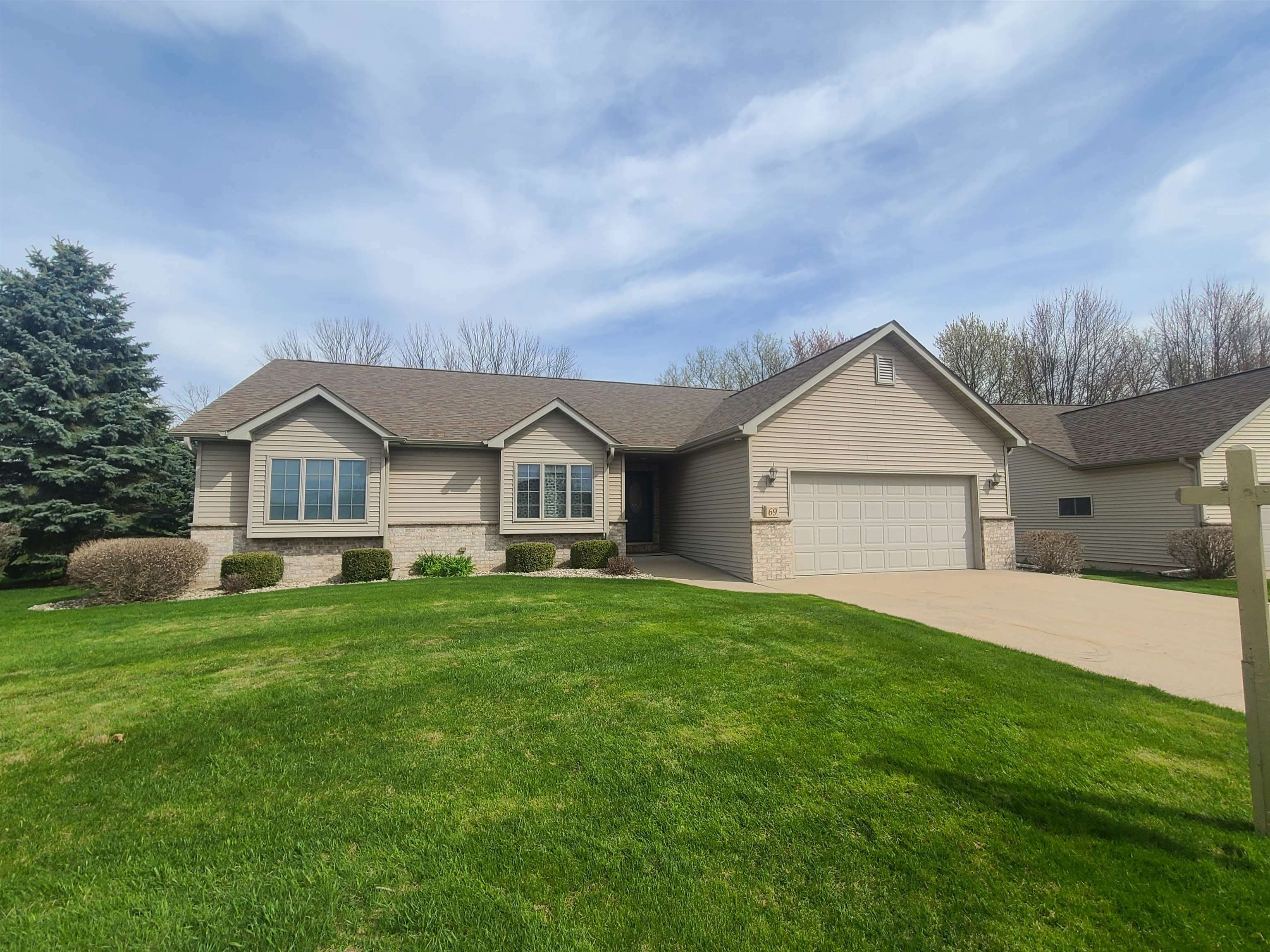 Property Photo: 69 Penbrook Circle WI 54913-6857