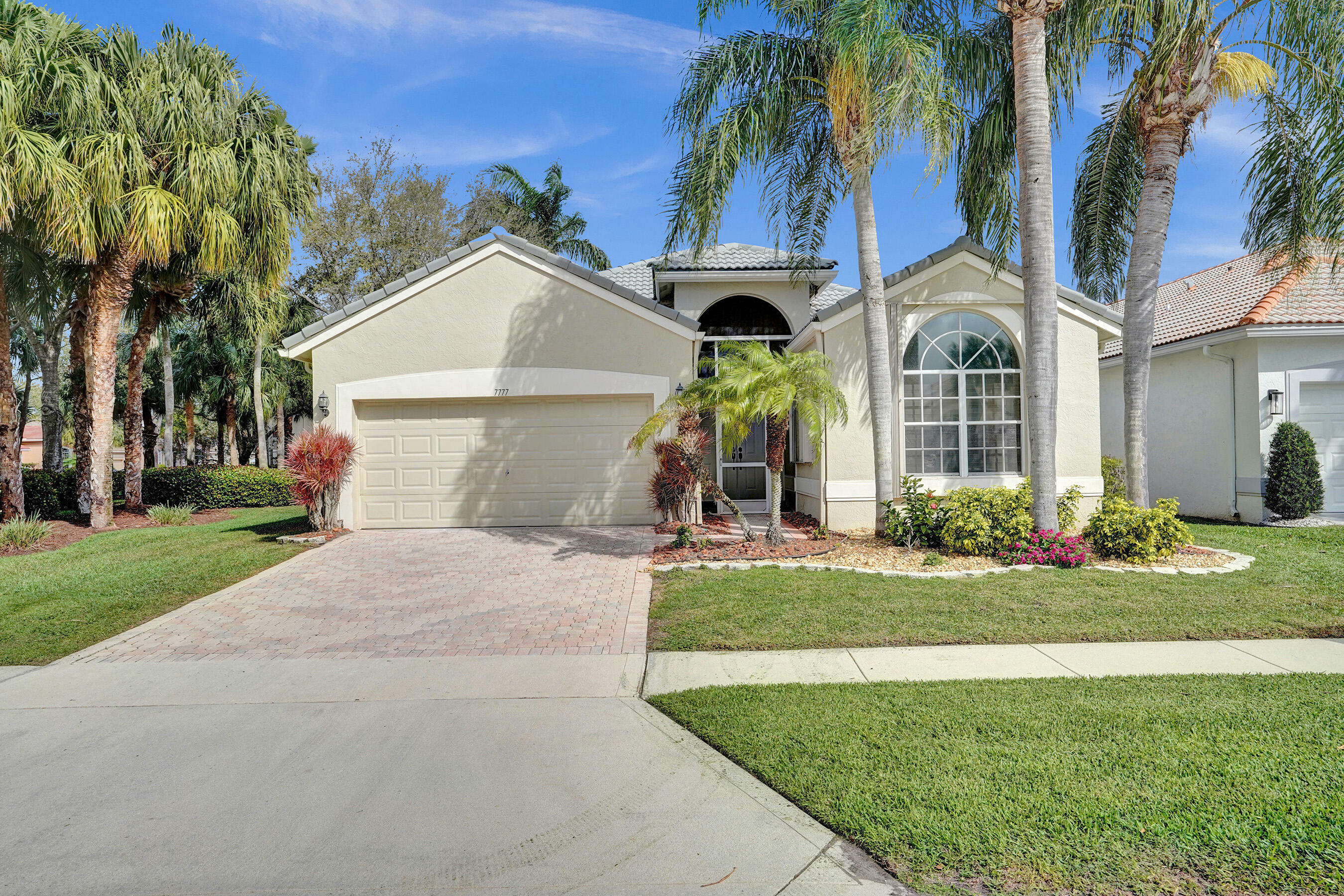 Property Photo:  7777 Monarch Court  FL 33446 