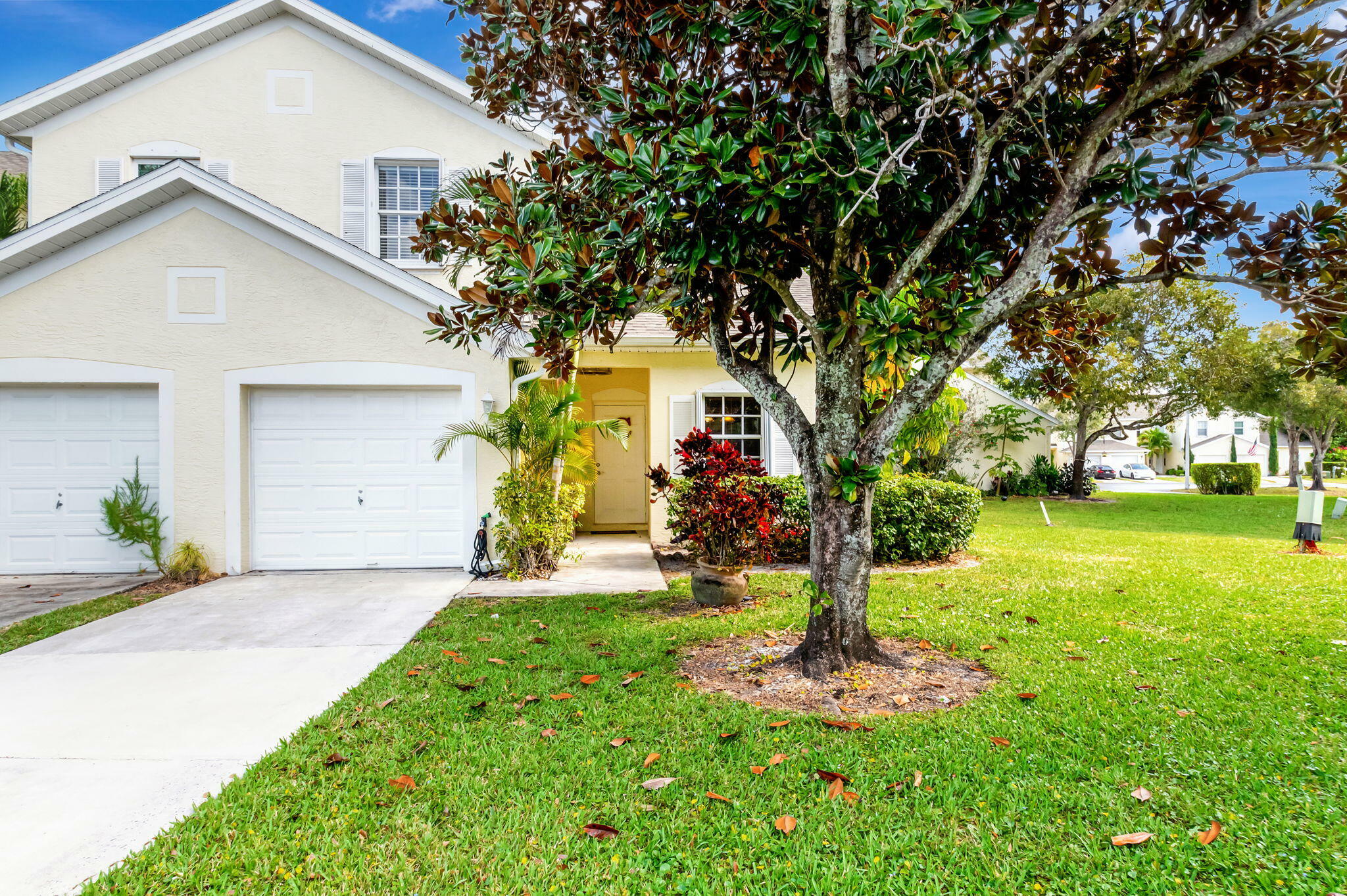 Property Photo:  228 Foxtail Drive H  FL 33415 