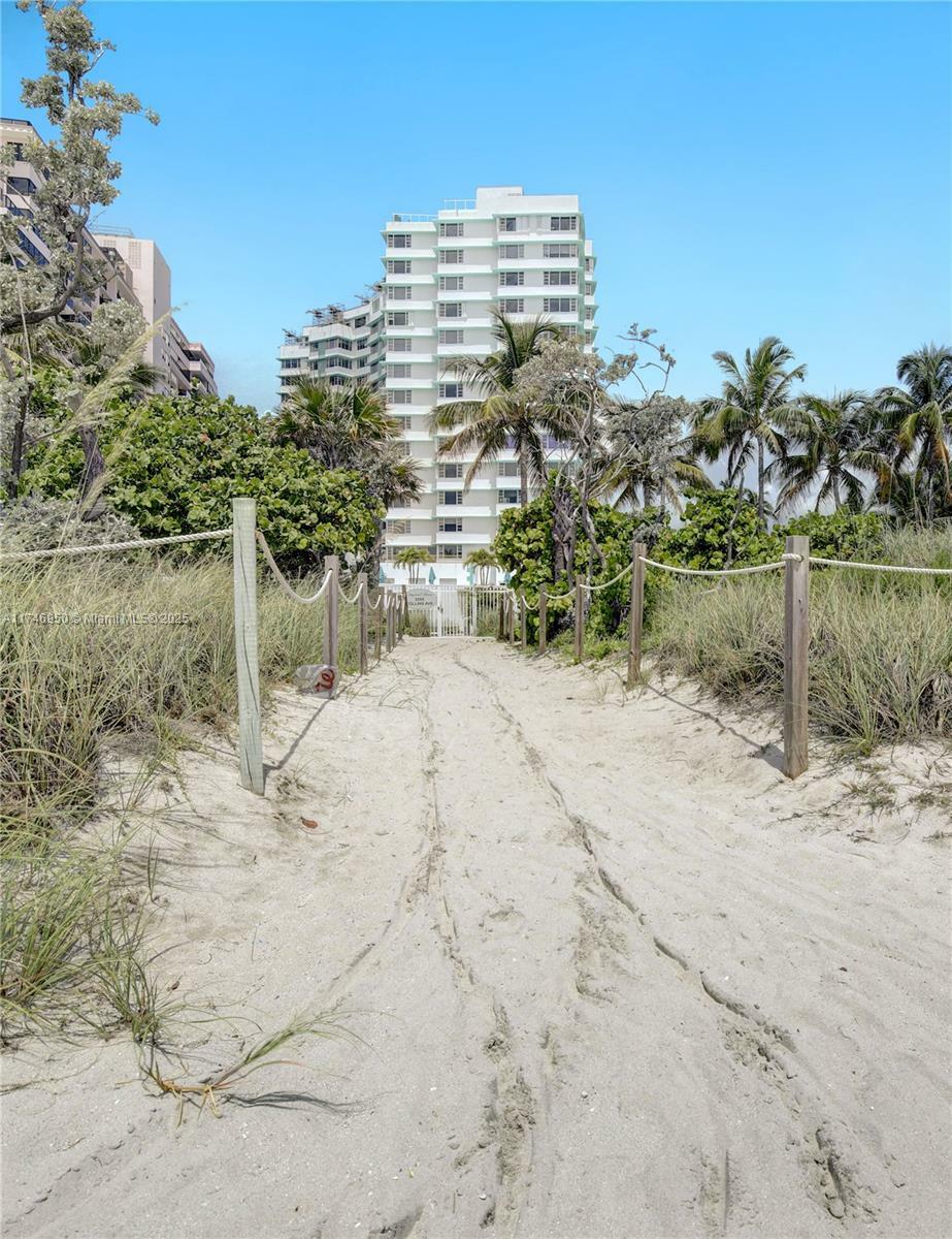 5255 Collins Ave 7G  Miami Beach FL 33140 photo