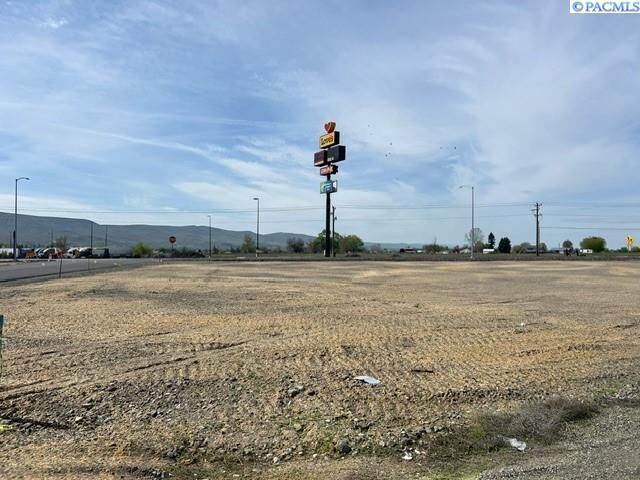 Property Photo: Lot 4 Wine Country Rd WA 99350