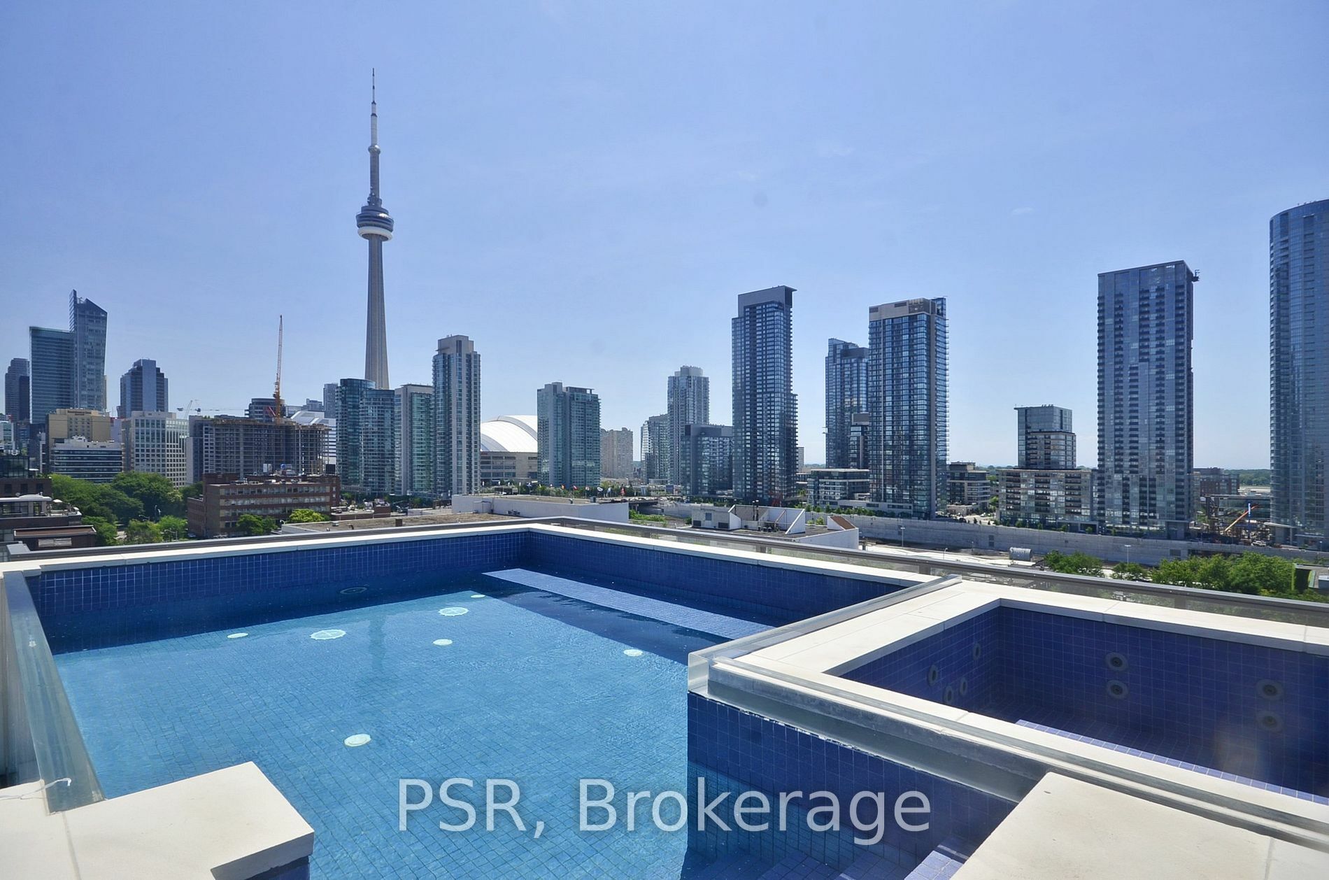 Property Photo:  500 Wellington St W Ph1001  ON M5V 1E3 