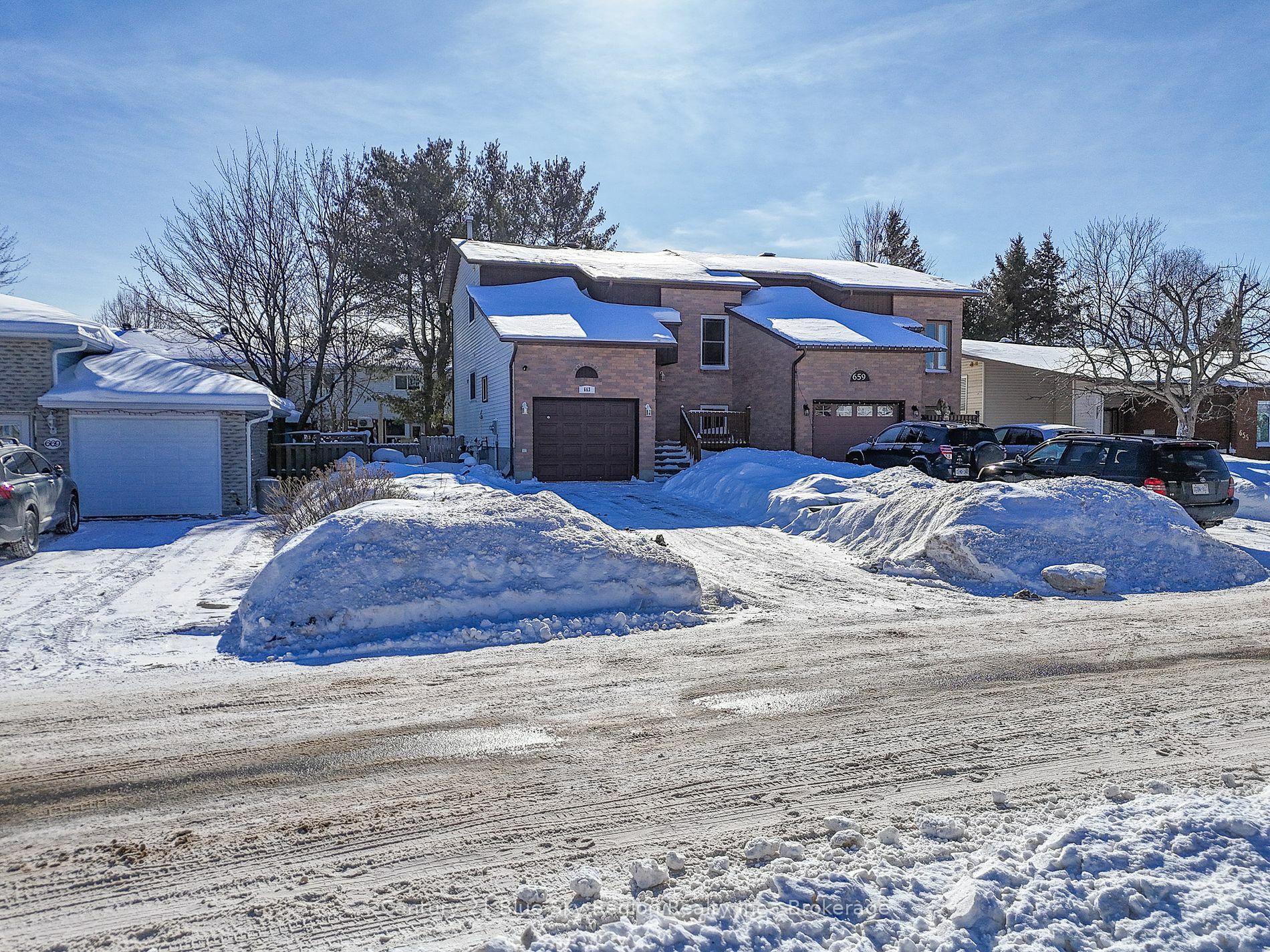 Photo de la propriété:  663 Bromley Ave  ON P1B 9H9 