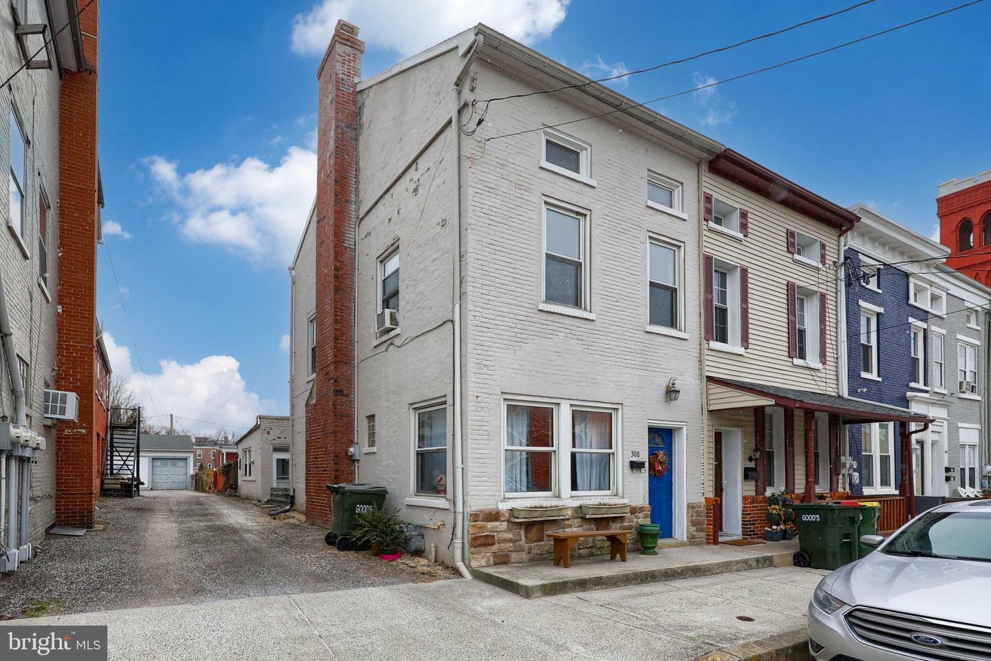 Property Photo:  308 Cherry Street  PA 17512 