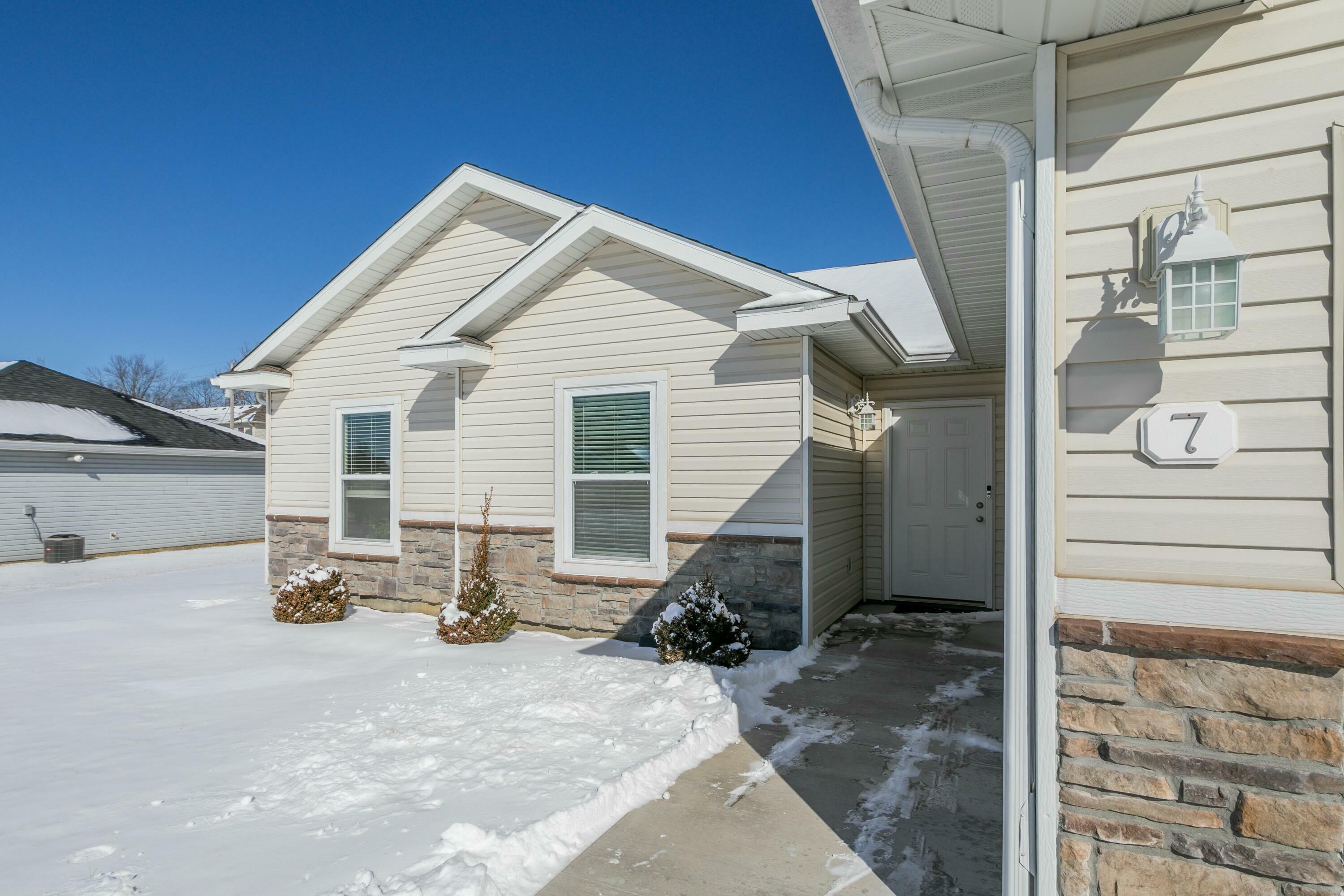 Property Photo:  7 Copper Mountain Dr  MO 65202 