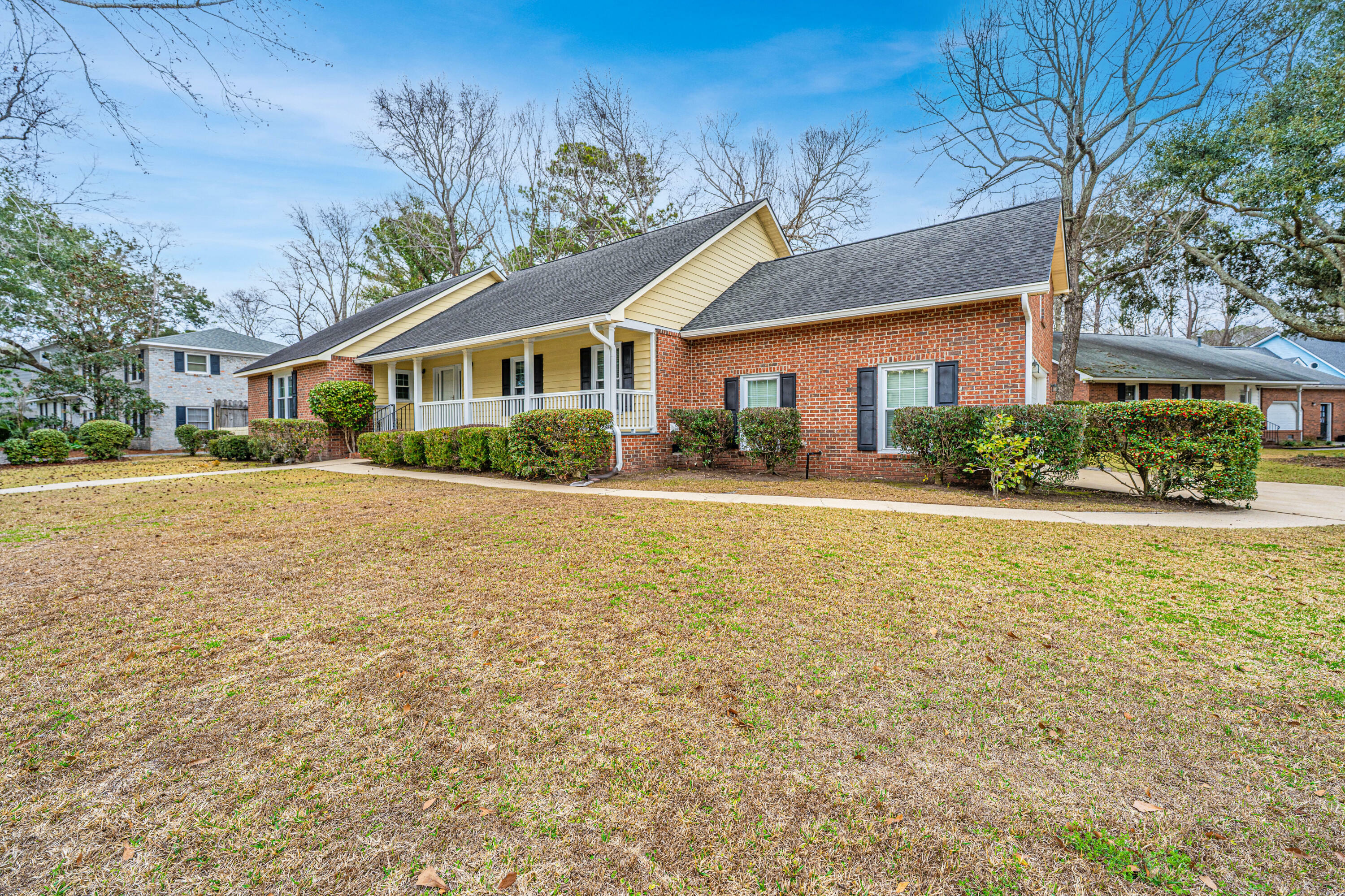 Property Photo:  476 E Wimbledon Drive  SC 29412 