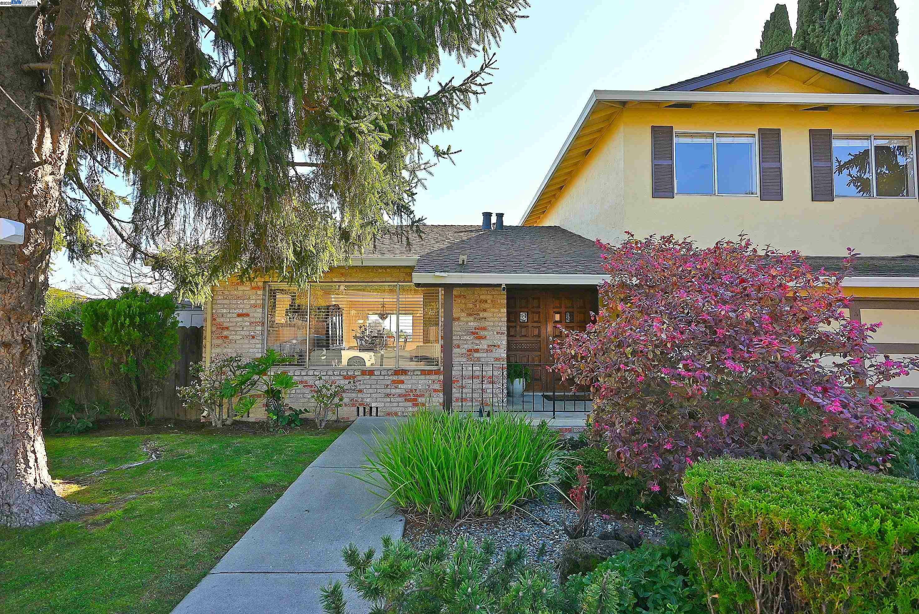 Property Photo:  3820 Almond Hill Pl  CA 94546 